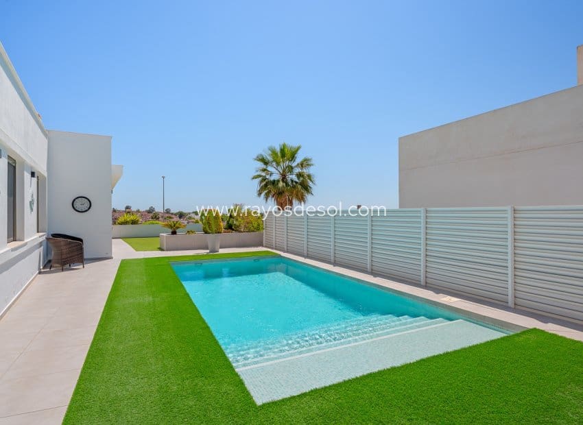 3 soveværelse Villa til salg i La Marina med swimmingpool - € 595.000 (Ref: 9852180)