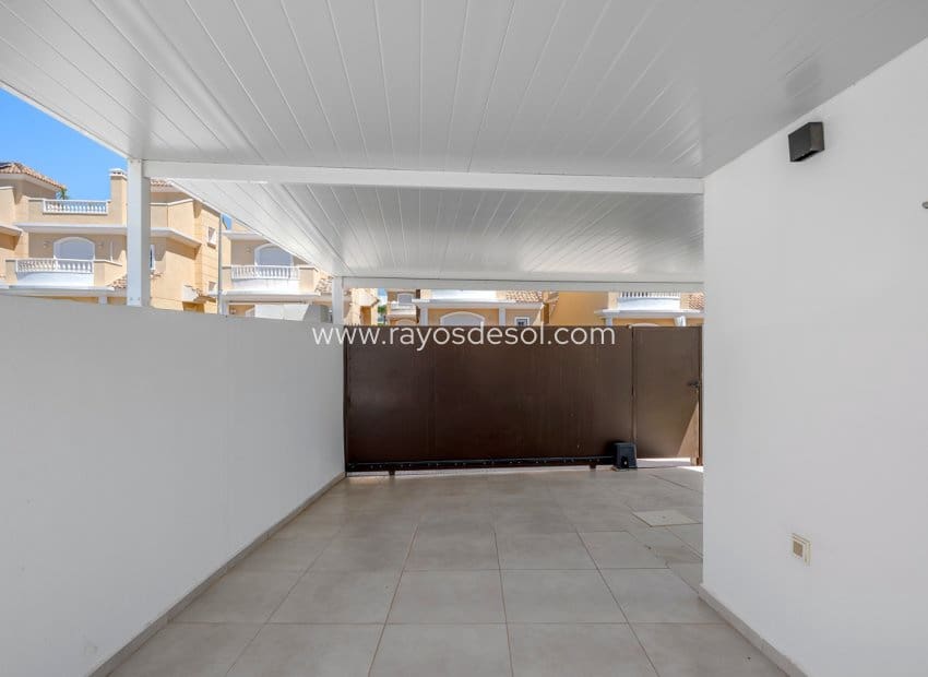 3 soveværelse Villa til salg i La Marina med swimmingpool - € 595.000 (Ref: 9852180)