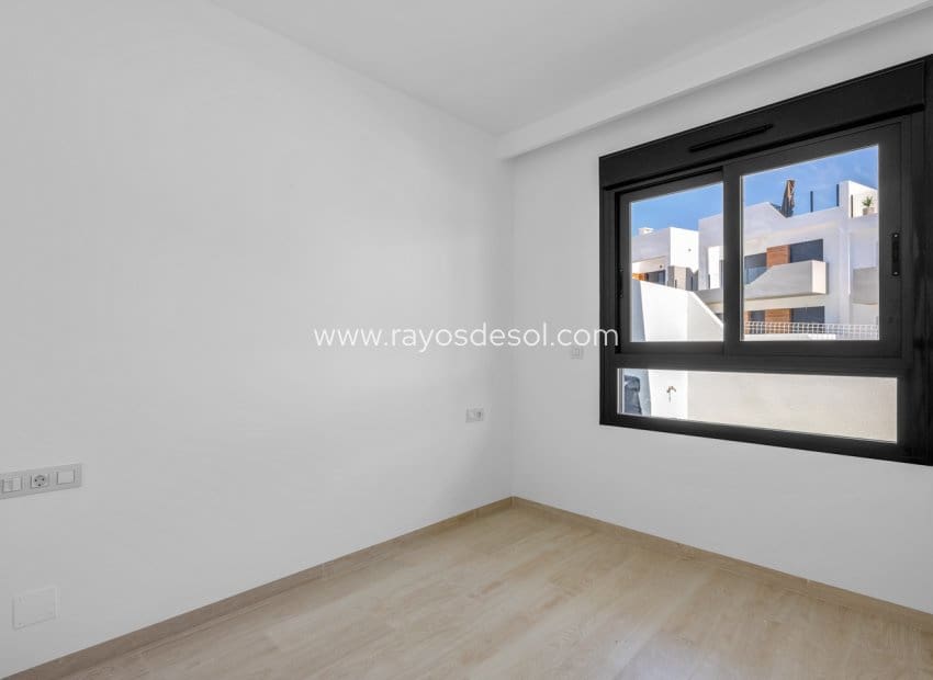 2 bedroom Apartment for sale in San Miguel de Salinas with pool - € 229,000 (Ref: 9852181)