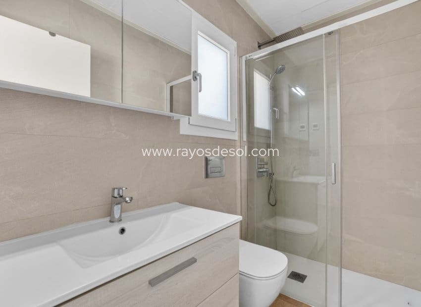 3 Zimmer Villa zu verkaufen in Alicante / Alacant Stadt mit Pool - 469.000 € (Ref: 9865472)