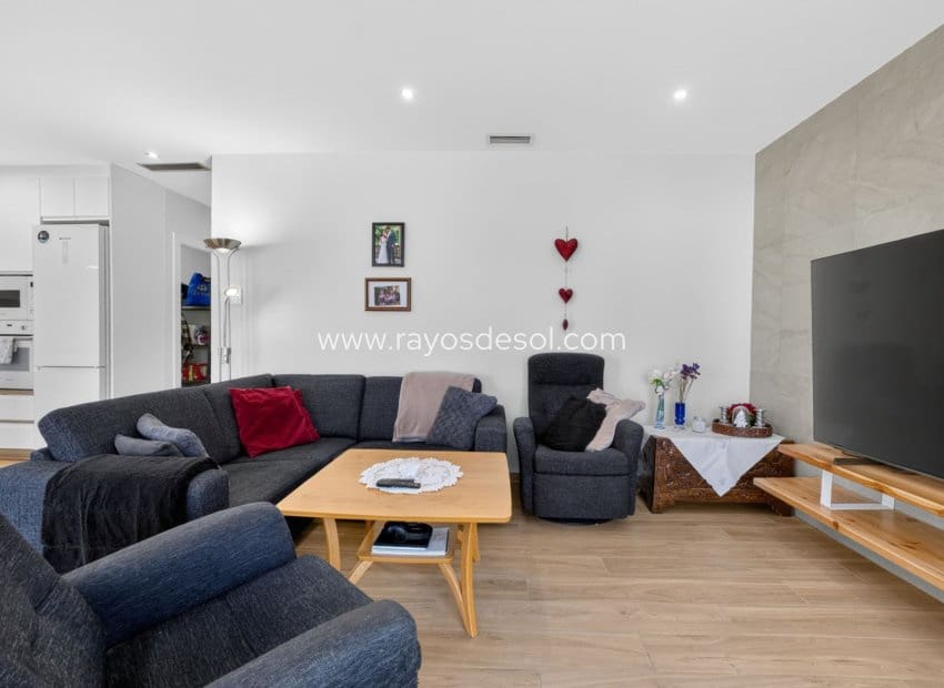 3 Zimmer Villa zu verkaufen in Alicante / Alacant Stadt mit Pool - 469.000 € (Ref: 9865472)