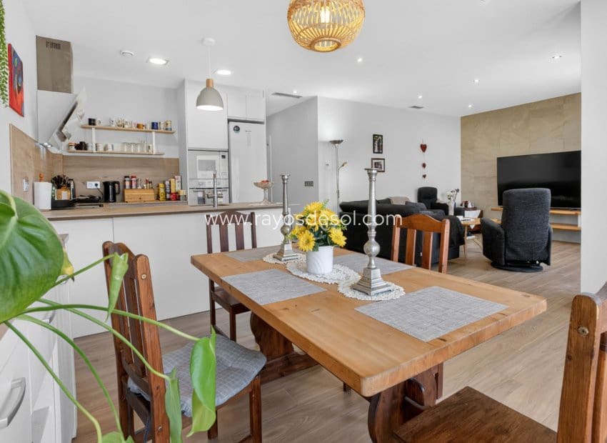 3 Zimmer Villa zu verkaufen in Alicante / Alacant Stadt mit Pool - 469.000 € (Ref: 9865472)
