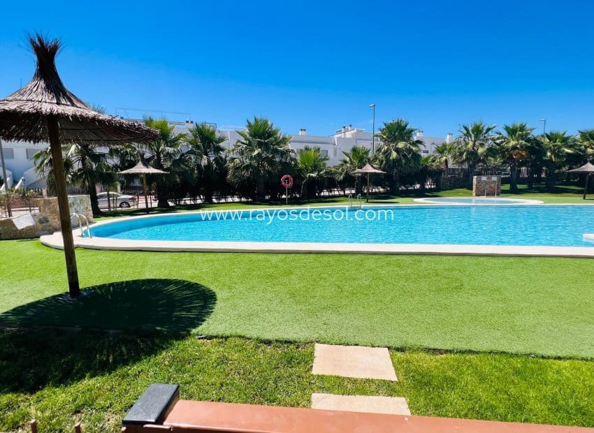 2 chambre Appartement à vendre à Vistabella avec piscine - 249 000 € (Ref: 9867715)