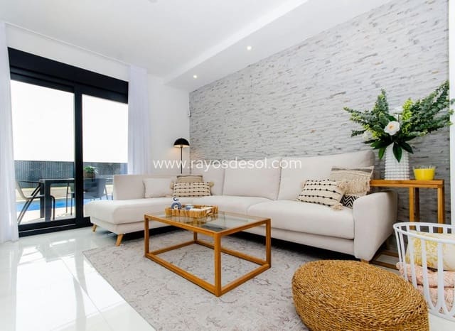 3 bedroom Villa for sale in Vistabella, Orihuela with pool - € 395,000 (Ref: 9869684)