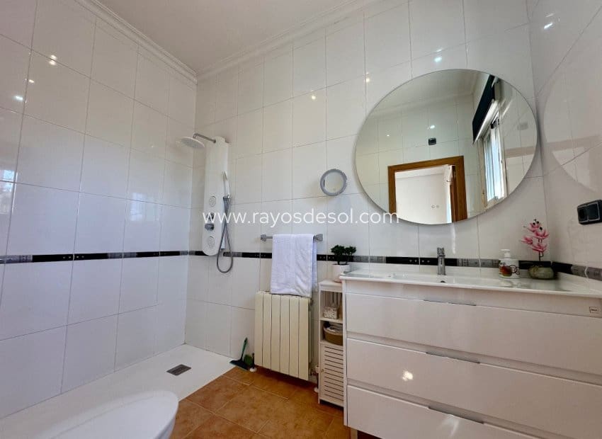 3 makuuhuone Maalaistalo myytävänä paikassa Catral mukana uima-altaan - 435 000 € (Ref: 9869685)