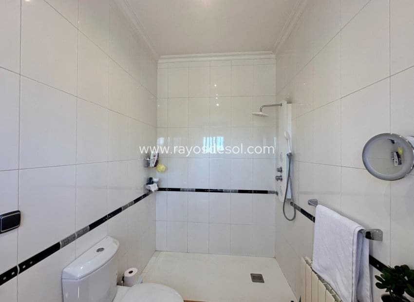 3 makuuhuone Maalaistalo myytävänä paikassa Catral mukana uima-altaan - 435 000 € (Ref: 9869685)