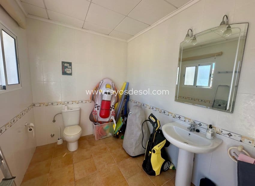 3 makuuhuone Maalaistalo myytävänä paikassa Catral mukana uima-altaan - 435 000 € (Ref: 9869685)