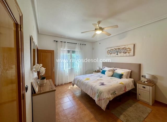 3 makuuhuone Maalaistalo myytävänä paikassa Catral mukana uima-altaan - 435 000 € (Ref: 9869685)