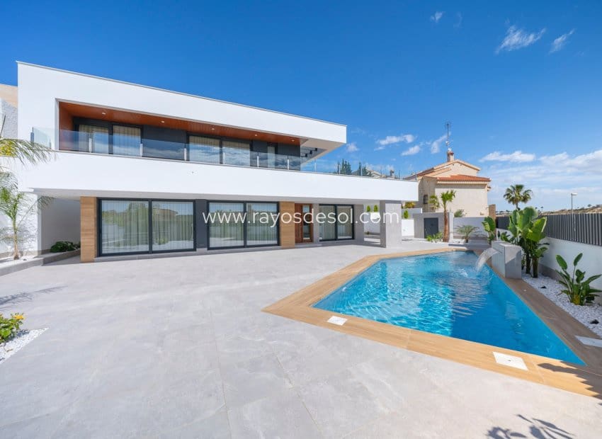 4 soverom Villa til salgs i La Marquesa med svømmebasseng - € 1 150 000 (Ref: 9872754)