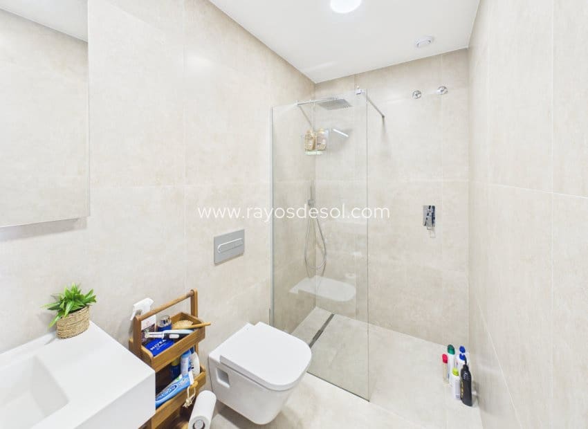 Chalet de 3 habitaciones en Santiago de la Ribera en venta con piscina - 550.000 € (Ref: 9873774)