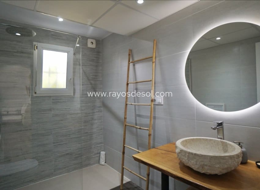 6 Zimmer Villa zu verkaufen in Moraira mit Pool - 859.000 € (Ref: 9877169)