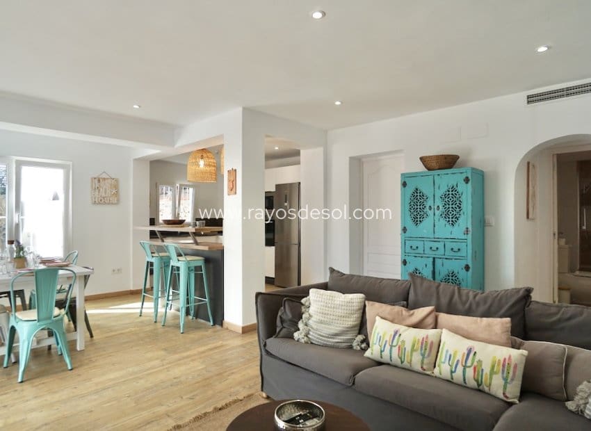 6 Zimmer Villa zu verkaufen in Moraira mit Pool - 859.000 € (Ref: 9877169)