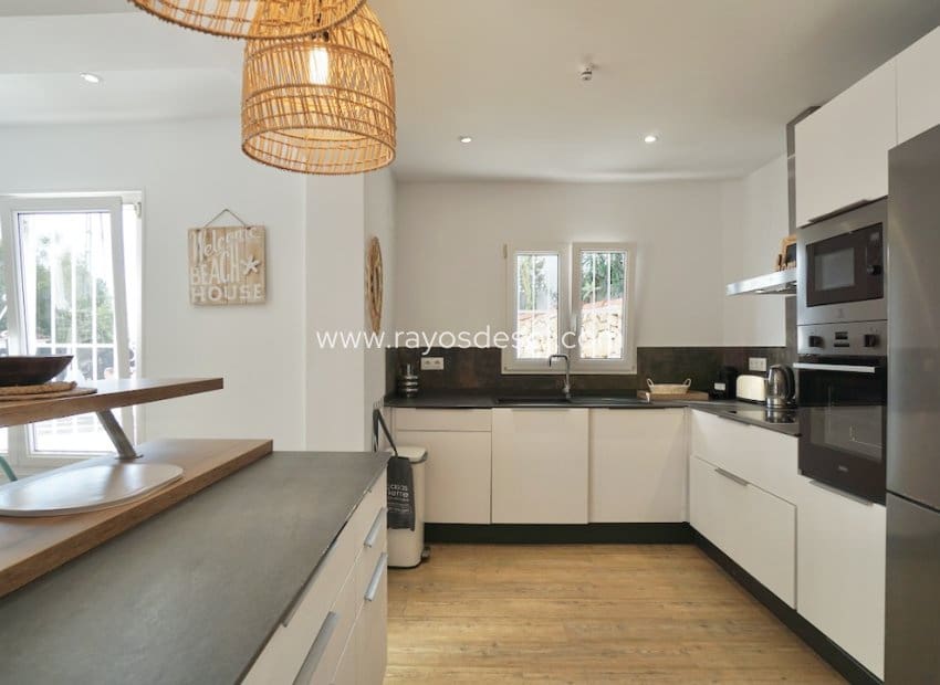 6 Zimmer Villa zu verkaufen in Moraira mit Pool - 859.000 € (Ref: 9877169)