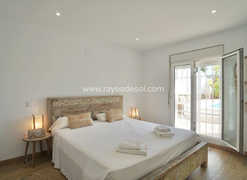 6 Zimmer Villa zu verkaufen in Moraira mit Pool - 859.000 € (Ref: 9877169)