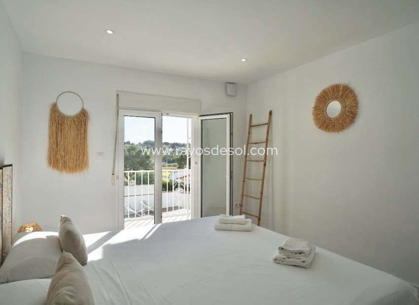 6 Zimmer Villa zu verkaufen in Moraira mit Pool - 859.000 € (Ref: 9877169)