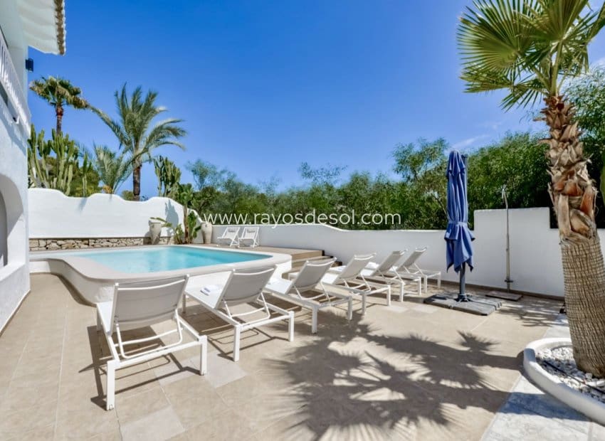6 Zimmer Villa zu verkaufen in Moraira mit Pool - 859.000 € (Ref: 9877169)
