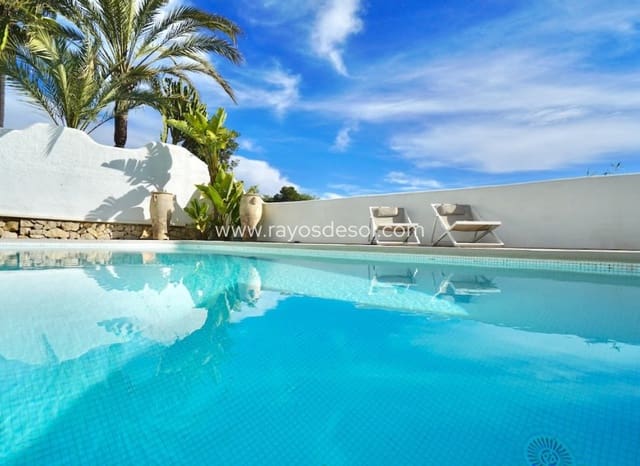 Chalet de 6 habitaciones en Moraira, Teulada-Moraira en venta con piscina - 859.000 € (Ref: 9877169)