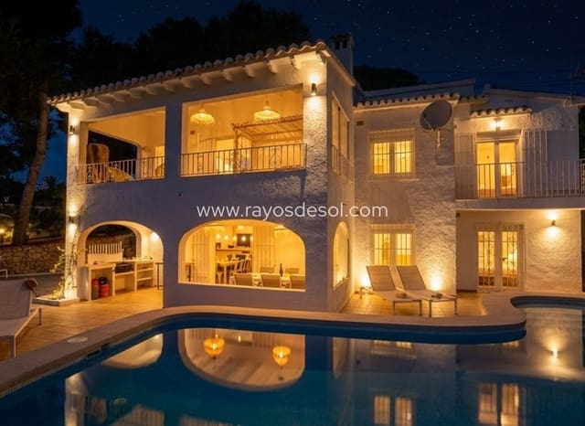 6 makuuhuone Huvila myytävänä paikassa Moraira, Teulada-Moraira mukana uima-altaan - 859 000 € (Ref: 9877169)