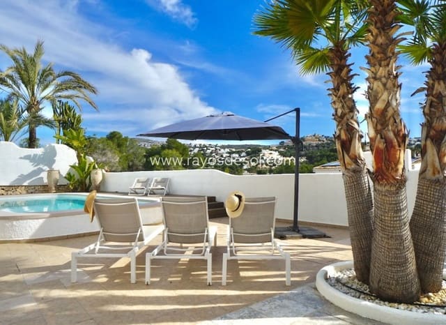 6 makuuhuone Huvila myytävänä paikassa Moraira, Teulada-Moraira mukana uima-altaan - 859 000 € (Ref: 9877169)