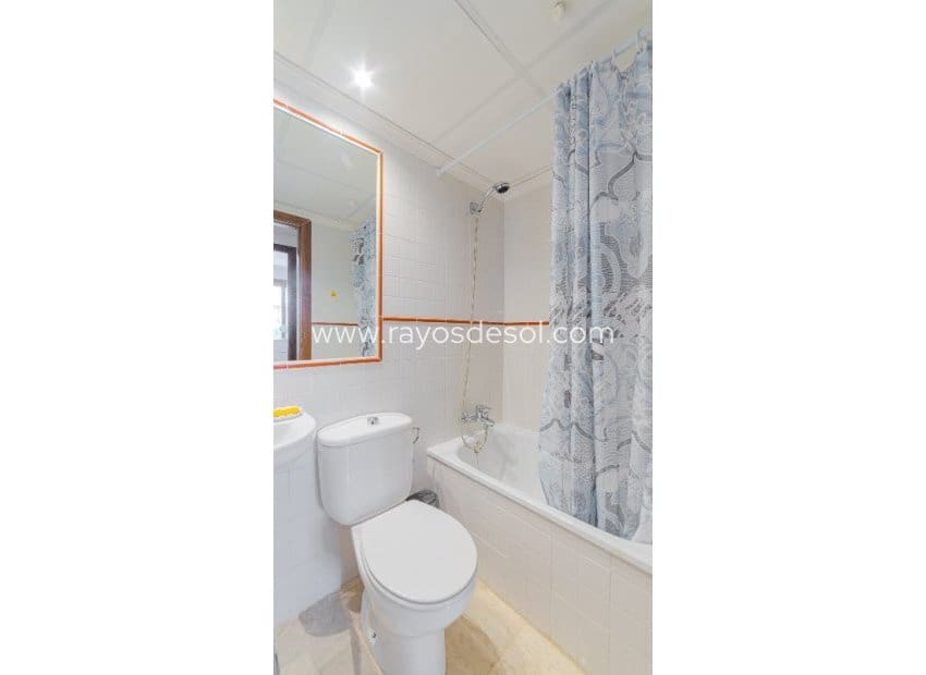 2 chambre Appartement à vendre à Punta Prima avec piscine - 260 000 € (Ref: 9879571)