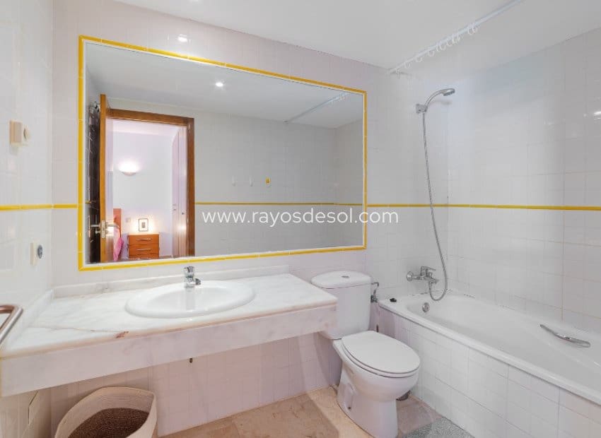2 chambre Appartement à vendre à Punta Prima avec piscine - 260 000 € (Ref: 9879571)