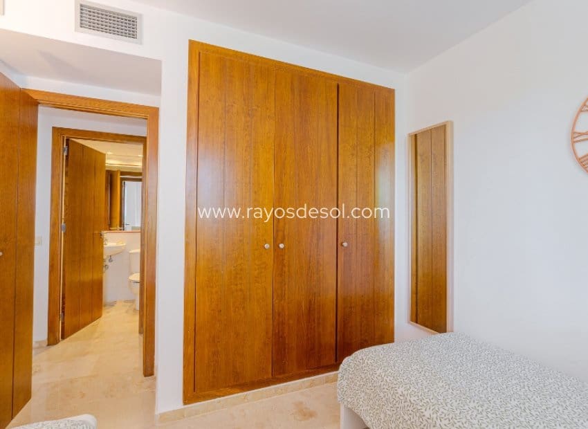 2 chambre Appartement à vendre à Punta Prima avec piscine - 260 000 € (Ref: 9879571)