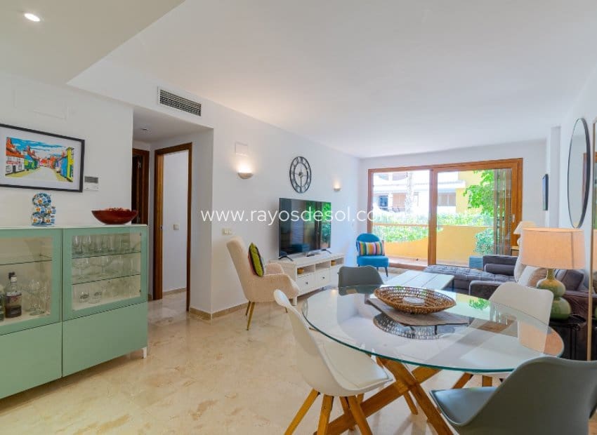 2 chambre Appartement à vendre à Punta Prima avec piscine - 260 000 € (Ref: 9879571)