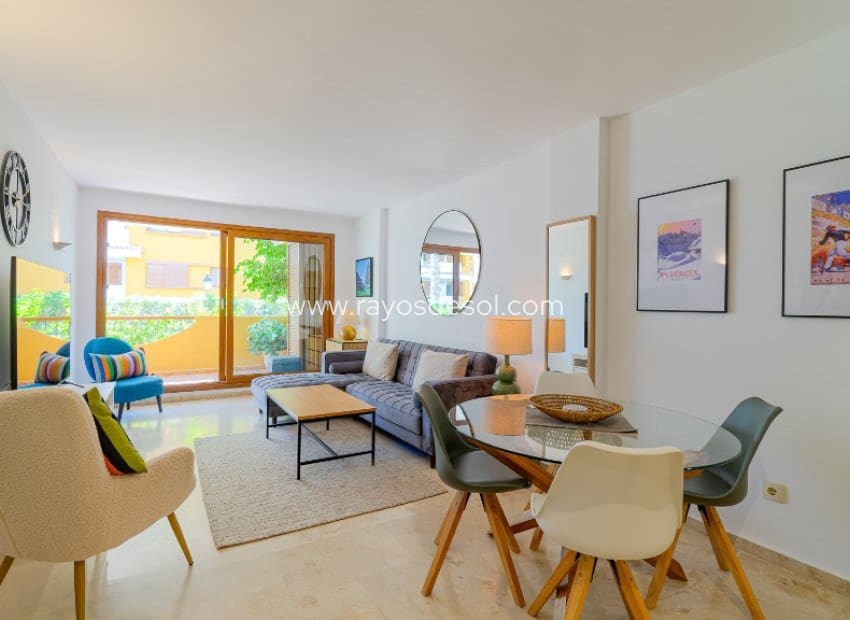 2 chambre Appartement à vendre à Punta Prima avec piscine - 260 000 € (Ref: 9879571)
