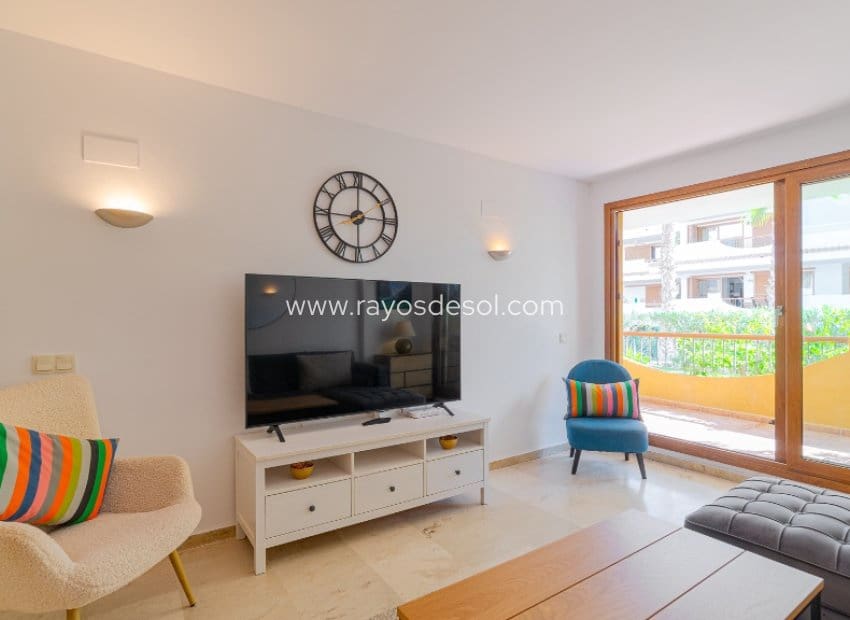 2 chambre Appartement à vendre à Punta Prima avec piscine - 260 000 € (Ref: 9879571)