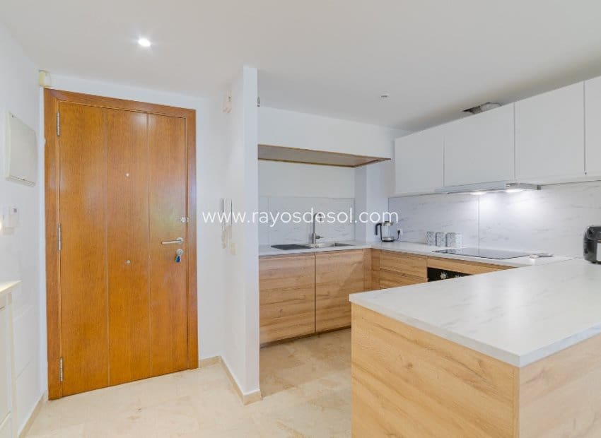 2 chambre Appartement à vendre à Punta Prima avec piscine - 260 000 € (Ref: 9879571)