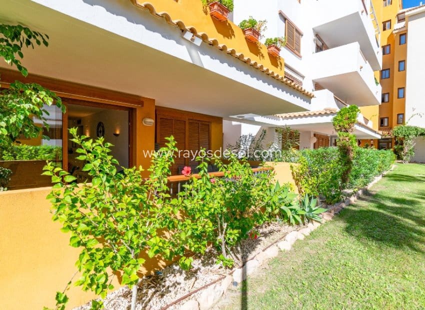 2 chambre Appartement à vendre à Punta Prima avec piscine - 260 000 € (Ref: 9879571)