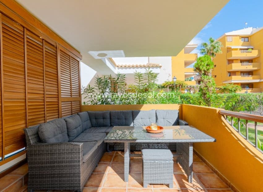 2 chambre Appartement à vendre à Punta Prima avec piscine - 260 000 € (Ref: 9879571)