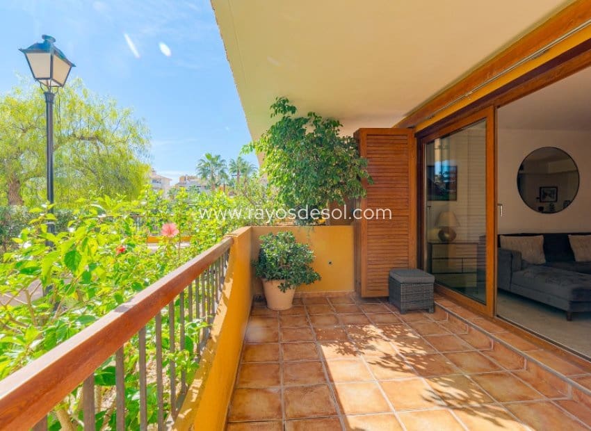 2 chambre Appartement à vendre à Punta Prima avec piscine - 260 000 € (Ref: 9879571)