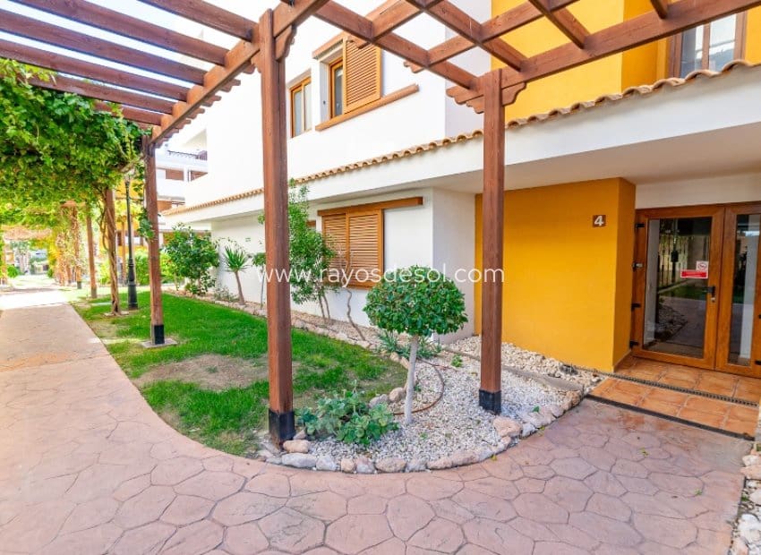 2 chambre Appartement à vendre à Punta Prima avec piscine - 260 000 € (Ref: 9879571)