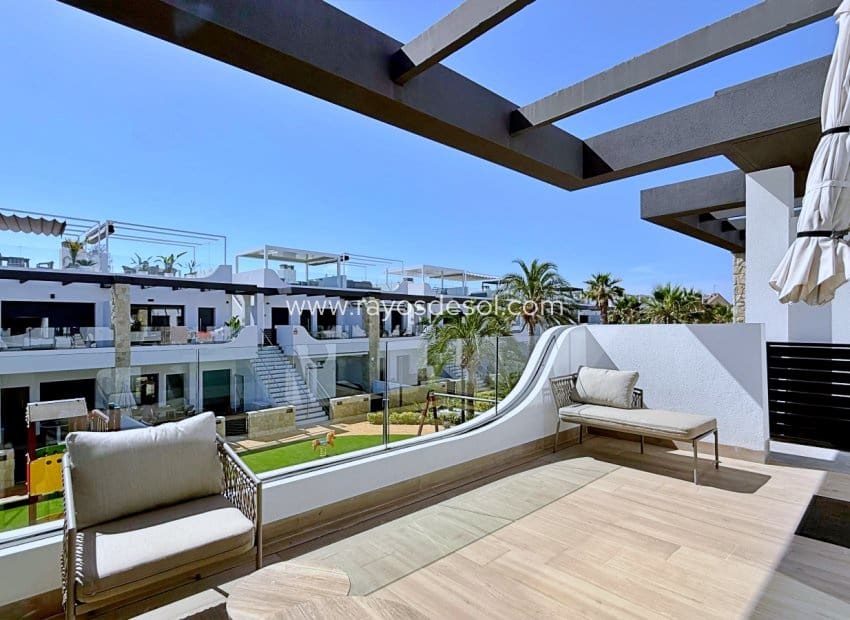 2 Zimmer Penthouse zu verkaufen in Orihuela Costa - 379.000 € (Ref: 9914689)