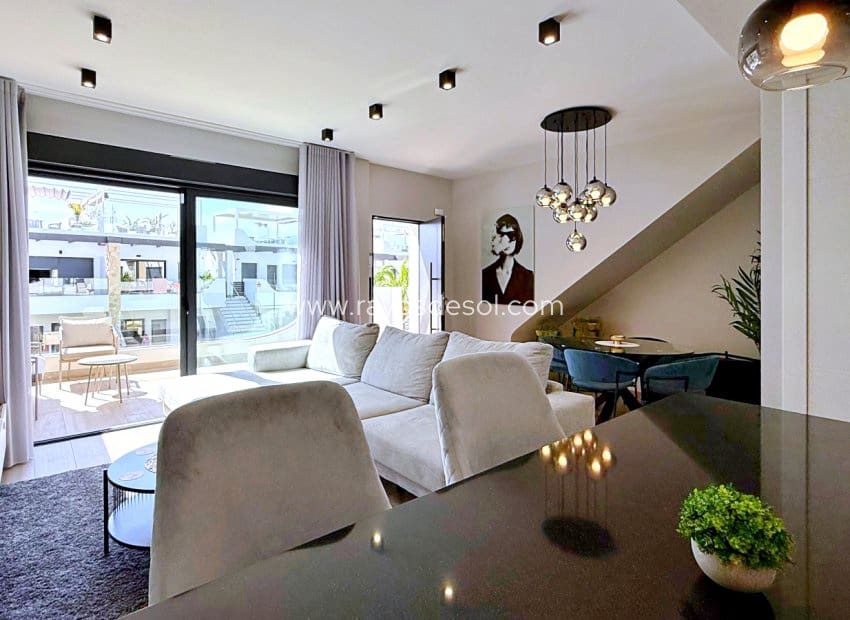 2 Zimmer Penthouse zu verkaufen in Orihuela Costa - 379.000 € (Ref: 9914689)