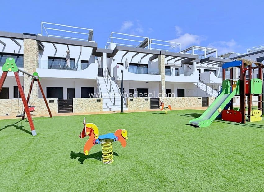 2 makuuhuone Kattohuoneisto myytävänä paikassa Orihuela Costa - 349 900 € (Ref: 9914689)