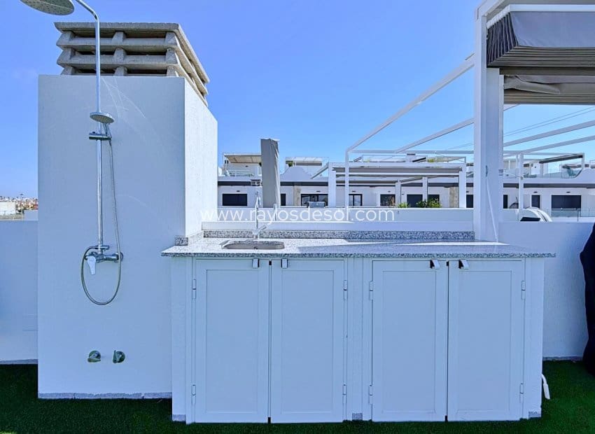 2 makuuhuone Kattohuoneisto myytävänä paikassa Orihuela Costa - 349 900 € (Ref: 9914689)