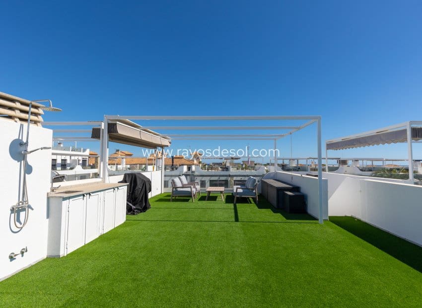 2 chambre Penthouse à vendre à Orihuela Costa - 349 900 € (Ref: 9914689)