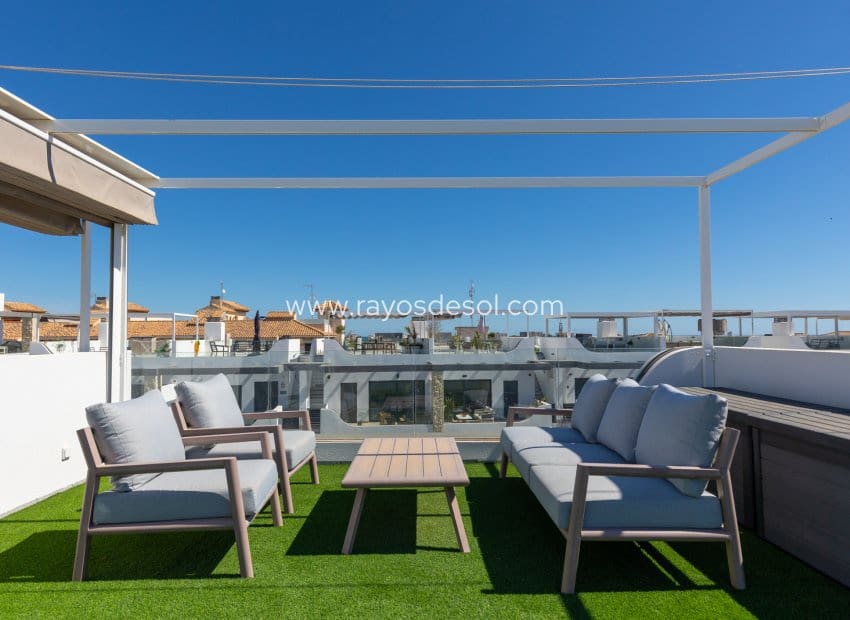 2 chambre Penthouse à vendre à Orihuela Costa - 349 900 € (Ref: 9914689)