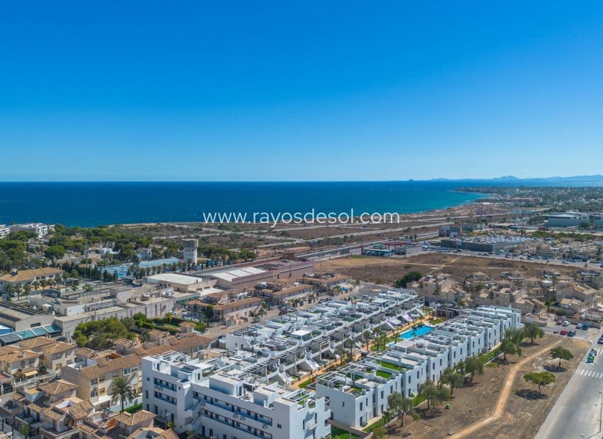 Ático de 2 habitaciones en Orihuela Costa en venta - 349.900 € (Ref: 9914689)