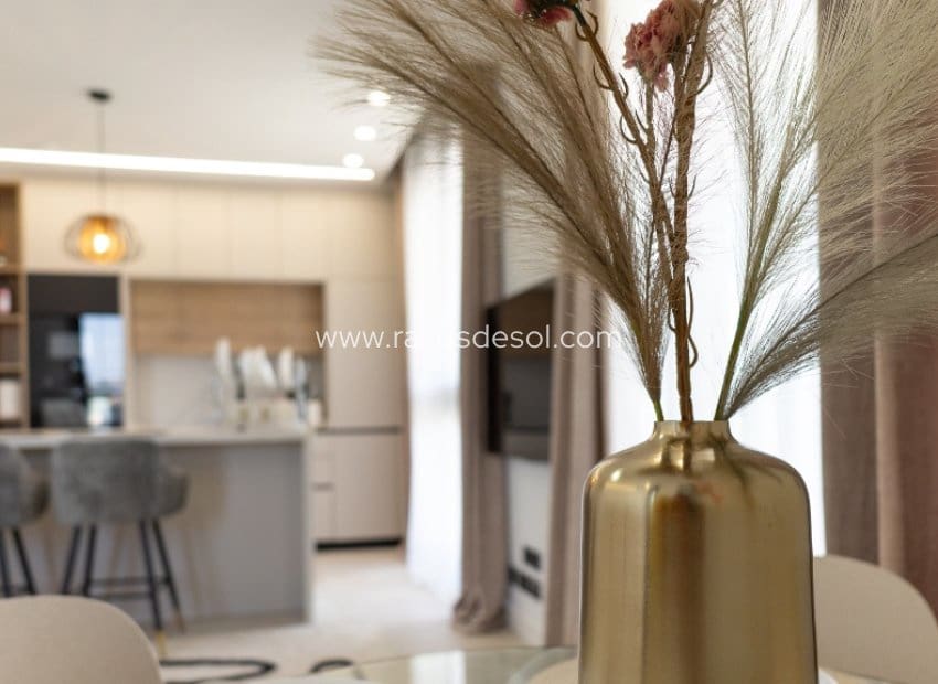 2 bedroom Apartment for sale in Murcia city with pool - € 285,000 (Ref: 9918644)