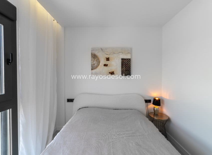 2 bedroom Apartment for sale in Murcia city with pool - € 285,000 (Ref: 9918644)