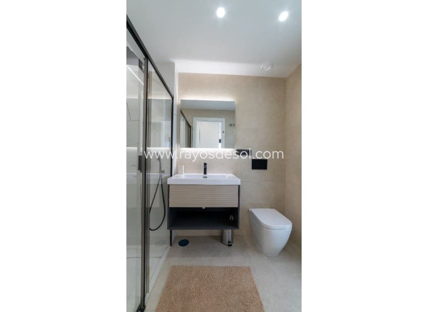 2 bedroom Apartment for sale in Murcia city with pool - € 285,000 (Ref: 9918644)
