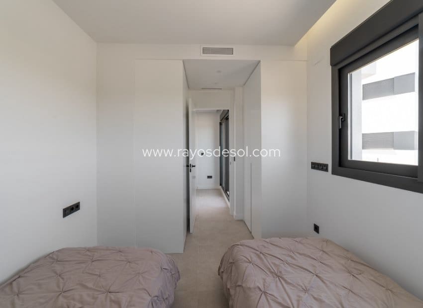 2 bedroom Apartment for sale in Murcia city with pool - € 285,000 (Ref: 9918644)