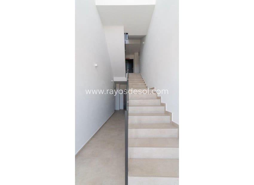 2 bedroom Apartment for sale in Murcia city with pool - € 285,000 (Ref: 9918644)