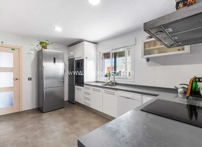 4 makuuhuone Huvila myytävänä paikassa Calpe / Calp - 850 000 € (Ref: 9920696)