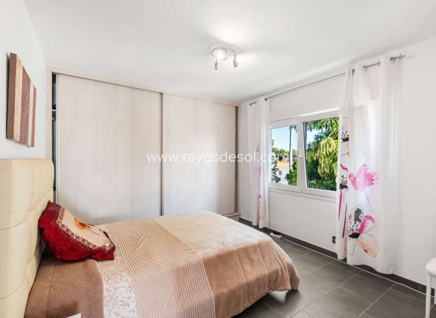 4 makuuhuone Huvila myytävänä paikassa Calpe / Calp - 850 000 € (Ref: 9920696)