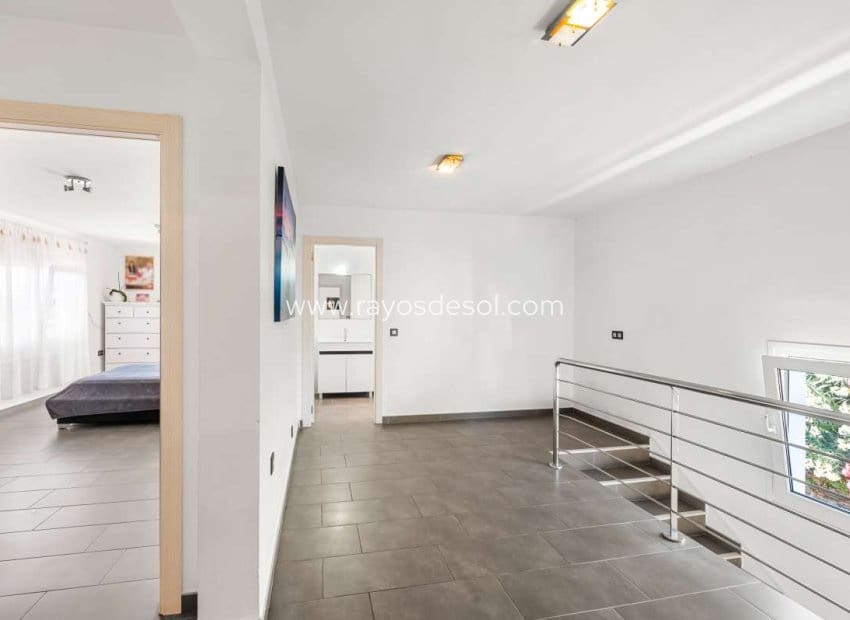 4 makuuhuone Huvila myytävänä paikassa Calpe / Calp - 850 000 € (Ref: 9920696)