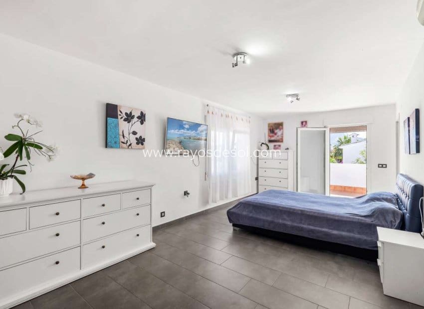4 makuuhuone Huvila myytävänä paikassa Calpe / Calp - 850 000 € (Ref: 9920696)
